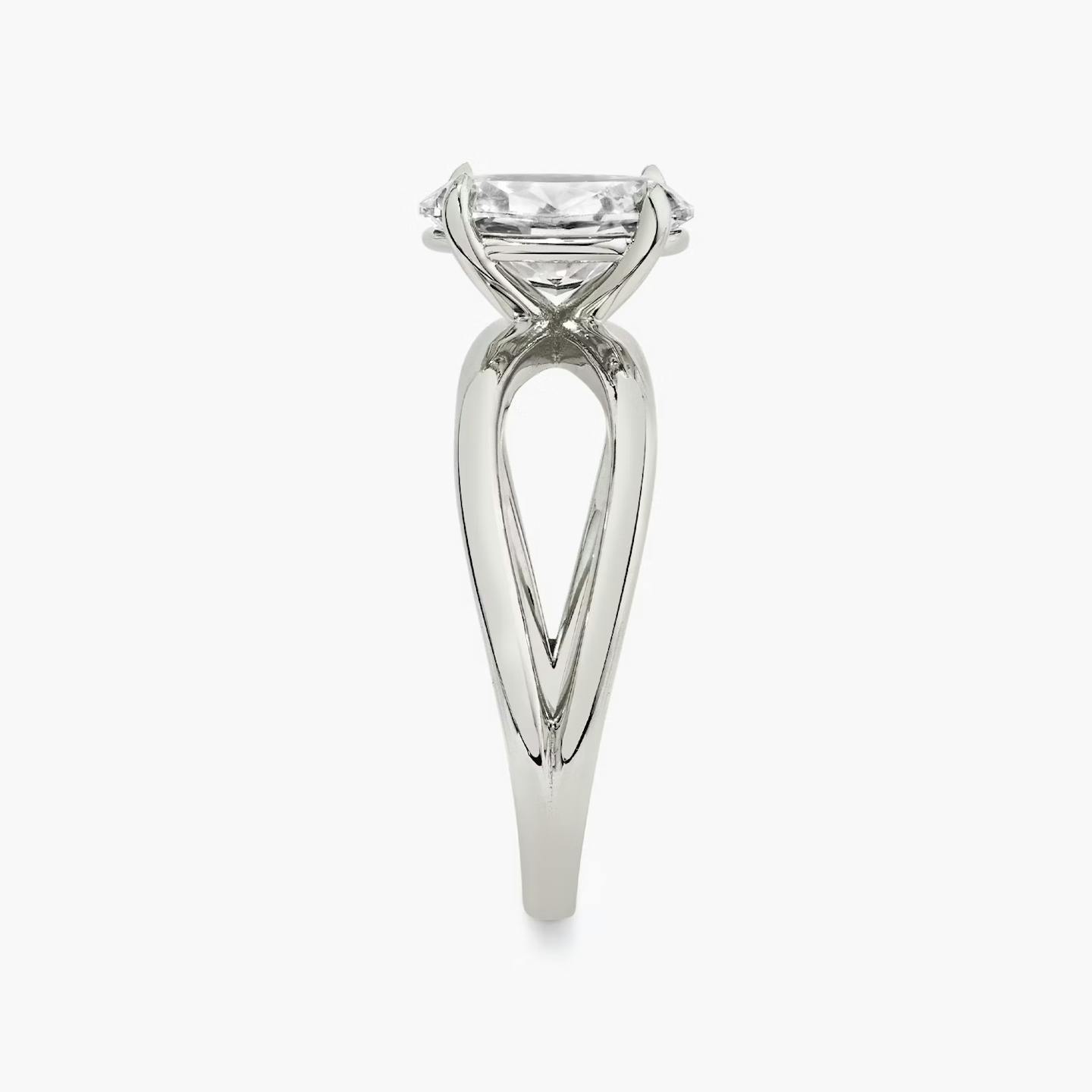 The Duet | Oval | Platinum | Band: Plain | Diamond orientation: vertical | Carat weight: See full inventory